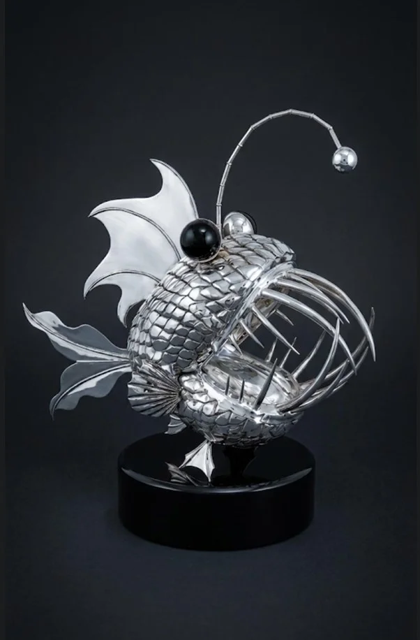 Pez Abisal — escultura en plata sterling de Rodolfo Manga