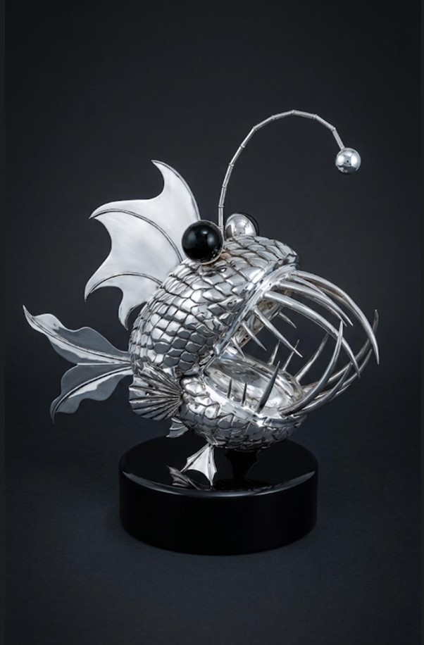 Pez Abisal — escultura en plata sterling de Rodolfo Manga